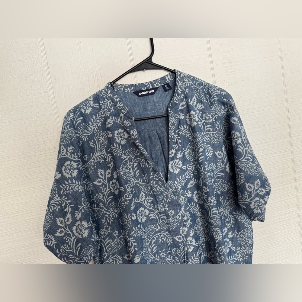 Lands' End size xl boho chambray Blue Floral Shirt - Picture 3 of 6